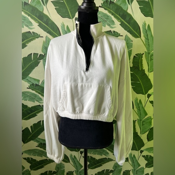 Cropped 1/4 Zip Cream Sweatshirt Size XL - Picture 2 of 5